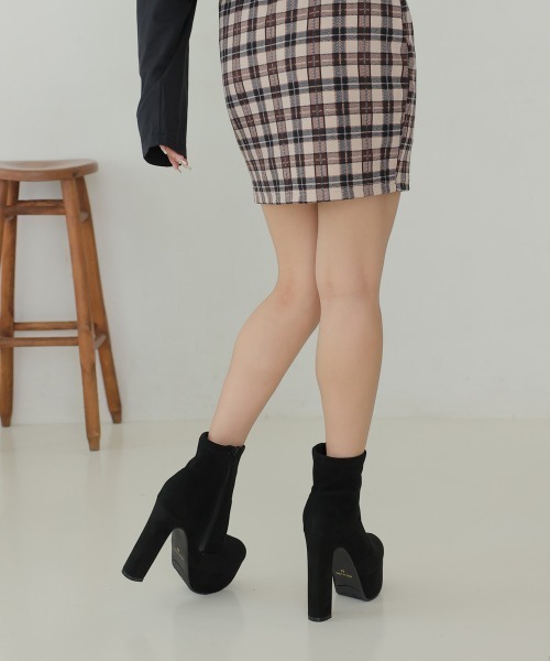 DEMETER（デメテル）の「【13.5cmヒール】厚底 ハイヒール ストレッチブーツ（ブーツ・レディース・ブラック系その他/オフホワイト/ブラック・S/M/L/LL）」の19枚目の写真