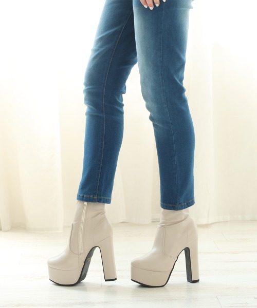 DEMETER（デメテル）の「【13.5cmヒール】厚底 ハイヒール ストレッチブーツ（ブーツ・レディース・ブラック系その他/オフホワイト/ブラック・S/M/L/LL）」の10枚目の写真