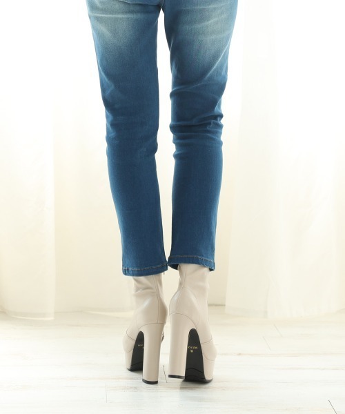 DEMETER（デメテル）の「【13.5cmヒール】厚底 ハイヒール ストレッチブーツ（ブーツ・レディース・ブラック系その他/オフホワイト/ブラック・S/M/L/LL）」の12枚目の写真