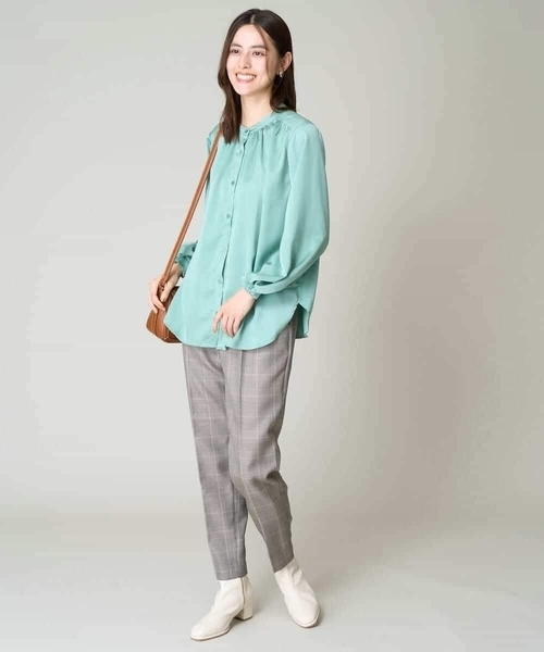 a.v.v（アーヴェヴェ）の「サテンギャザーブラウス（シャツ/ブラウス・レディース・アイボリー/グレー系その他/ミント/ネイビー・40/38/42/36/34）」の8枚目の写真