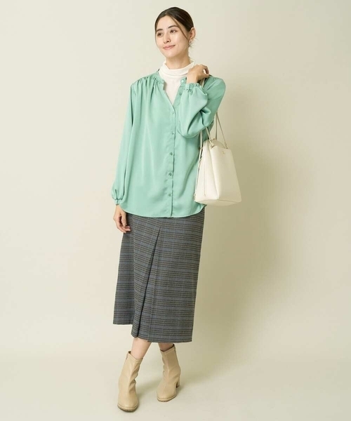 a.v.v（アーヴェヴェ）の「サテンギャザーブラウス（シャツ/ブラウス・レディース・アイボリー/グレー系その他/ミント/ネイビー・40/38/42/36/34）」の12枚目の写真