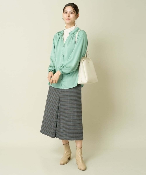 a.v.v（アーヴェヴェ）の「サテンギャザーブラウス（シャツ/ブラウス・レディース・アイボリー/グレー系その他/ミント/ネイビー・40/38/42/36/34）」の13枚目の写真