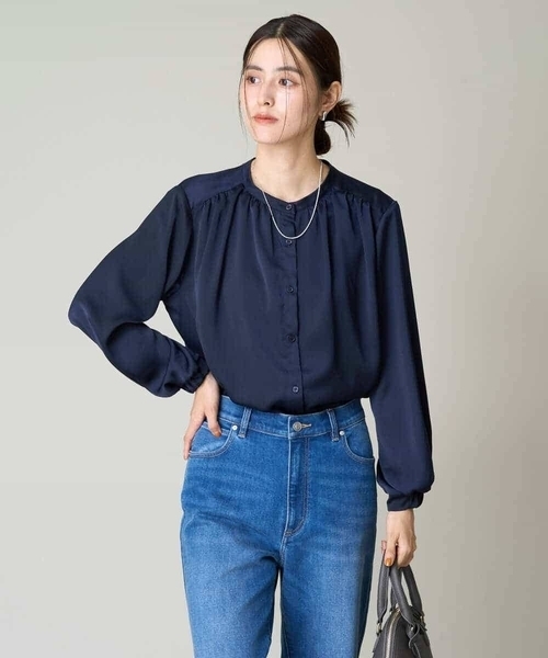 a.v.v（アーヴェヴェ）の「サテンギャザーブラウス（シャツ/ブラウス・レディース・アイボリー/グレー系その他/ミント/ネイビー・40/38/42/36/34）」の15枚目の写真