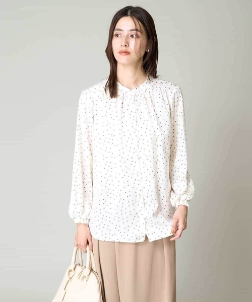 a.v.v（アーヴェヴェ）の「サテンギャザーブラウス（シャツ/ブラウス・レディース・アイボリー/グレー系その他/ミント/ネイビー・40/38/42/36/34）」の22枚目の写真