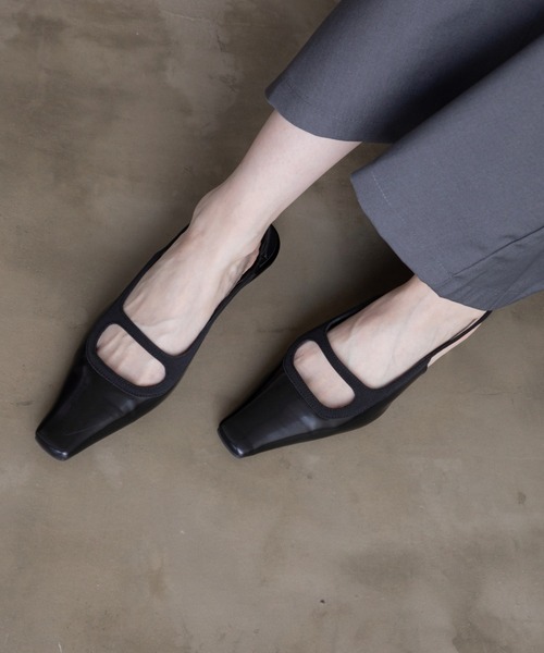 VACANCY(ヴァカンシー)の「トゥキャップストラップミュール(パンプス・レディース・ブラック/ホワイト・LARGE/MEDIUM)」の13枚目の写真
