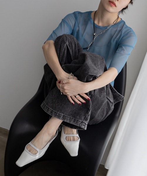 VACANCY(ヴァカンシー)の「トゥキャップストラップミュール(パンプス・レディース・ブラック/ホワイト・LARGE/MEDIUM)」の6枚目の写真