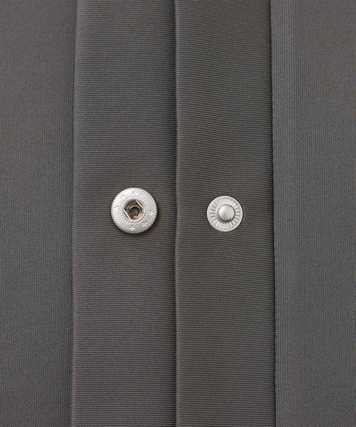 n'OrLABEL（ノアールレーベル）の「『Vネックダンボールカーディガン』（カーディガン/ボレロ・レディース・アイボリー/ブラック/チャコール・1/2）」の11枚目の写真