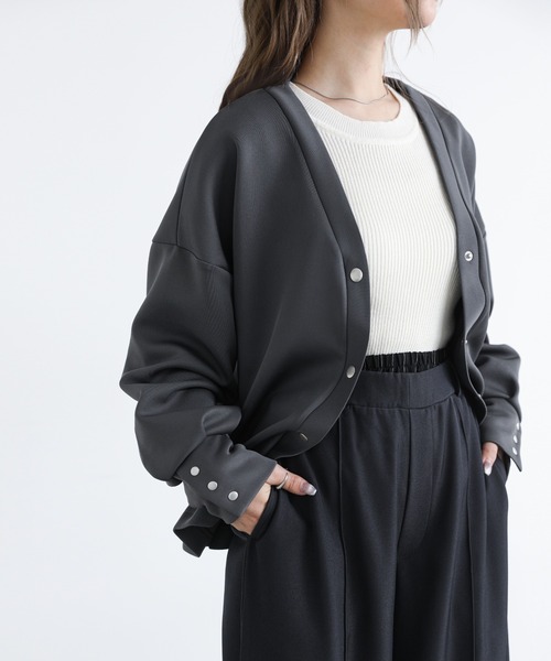 n'OrLABEL（ノアールレーベル）の「『Vネックダンボールカーディガン』（カーディガン/ボレロ・レディース・アイボリー/ブラック/チャコール・1/2）」の21枚目の写真