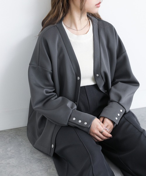 n'OrLABEL（ノアールレーベル）の「『Vネックダンボールカーディガン』（カーディガン/ボレロ・レディース・アイボリー/ブラック/チャコール・1/2）」の20枚目の写真