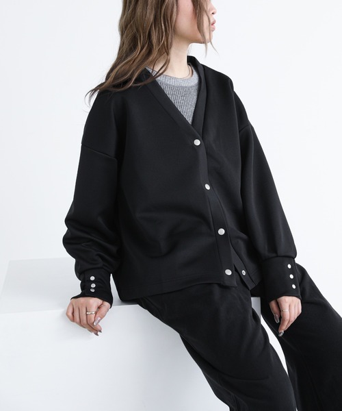 n'OrLABEL（ノアールレーベル）の「『Vネックダンボールカーディガン』（カーディガン/ボレロ・レディース・アイボリー/ブラック/チャコール・1/2）」の17枚目の写真