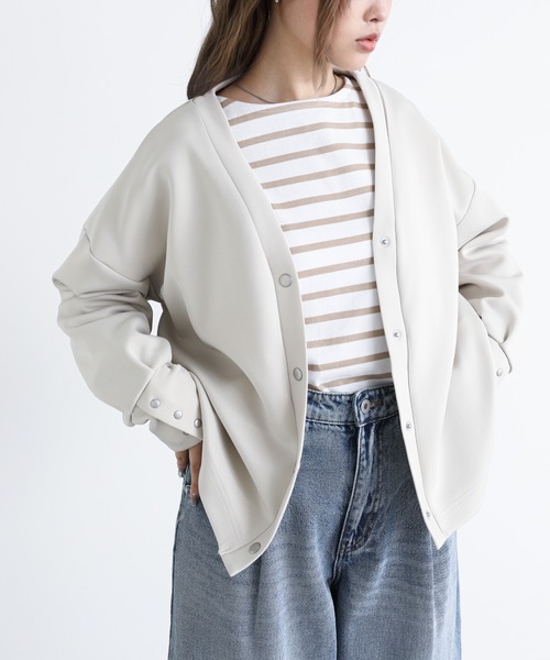 n'OrLABEL（ノアールレーベル）の「『Vネックダンボールカーディガン』（カーディガン/ボレロ・レディース・アイボリー/ブラック/チャコール・1/2）」の14枚目の写真