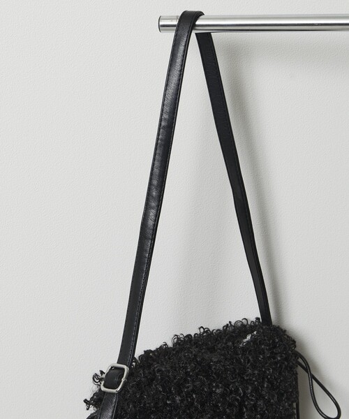 Firsthand（ファーストハンド）の「Firsthand/ファーストハンド エコファーサイドリボンバッグ（ショルダーバッグ・レディース・ブラック/サックスブルー/オフホワイト・ONE SIZE）」の17枚目の写真