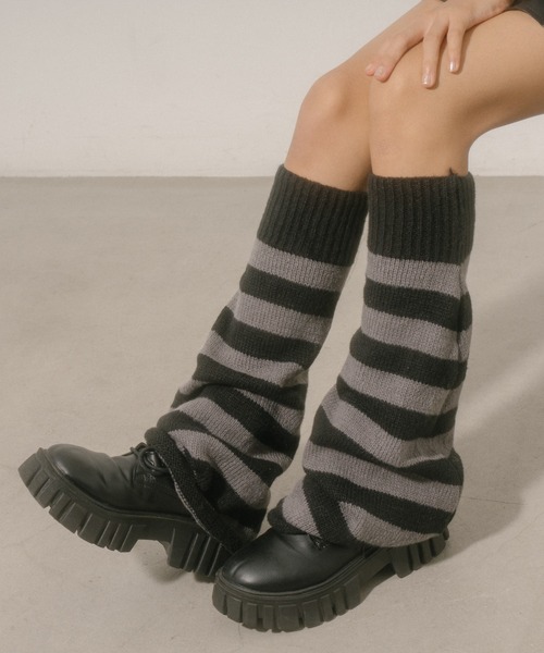 URBAN CHERRY（アーバンチェリー）の「ニットボーダーレッグウォーマー（レッグウォーマー・キッズ・ブラック/ピンク/グレー・FREE）」の2枚目の写真