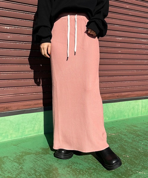 CRB（シーアールビー）の「リブIラインロングスカート（スカート・レディース・チャコール/オレンジ/ベージュ/レッド/アイボリー/ブラック/ブルー/オレンジ系その他/ピンク/ライム/グリーン・F）」の8枚目の写真