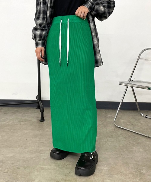 CRB（シーアールビー）の「リブIラインロングスカート（スカート・レディース・チャコール/オレンジ/ベージュ/レッド/アイボリー/ブラック/ブルー/オレンジ系その他/ピンク/ライム/グリーン・F）」の6枚目の写真