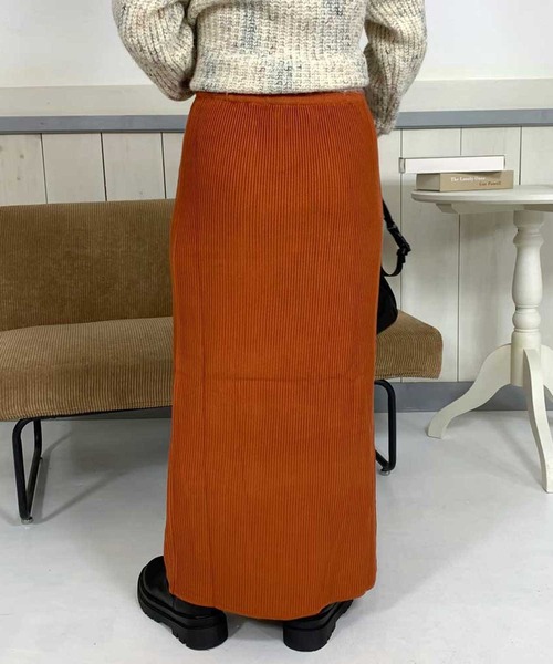 CRB（シーアールビー）の「リブIラインロングスカート（スカート・レディース・チャコール/オレンジ/ベージュ/レッド/アイボリー/ブラック/ブルー/オレンジ系その他/ピンク/ライム/グリーン・F）」の14枚目の写真