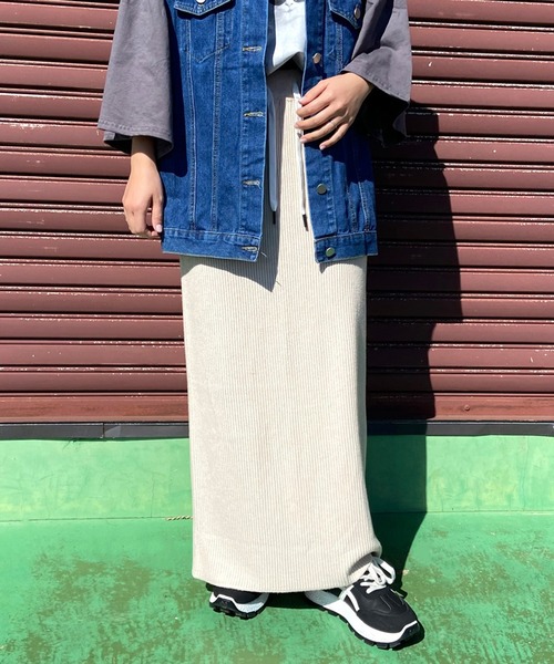 CRB（シーアールビー）の「リブIラインロングスカート（スカート・レディース・チャコール/オレンジ/ベージュ/レッド/アイボリー/ブラック/ブルー/オレンジ系その他/ピンク/ライム/グリーン・F）」の16枚目の写真