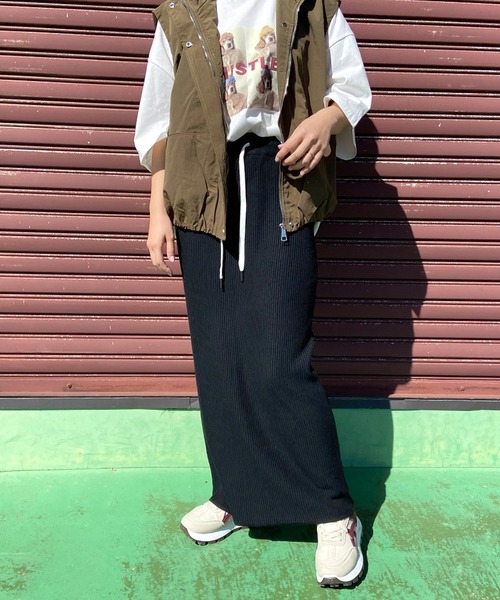 CRB（シーアールビー）の「リブIラインロングスカート（スカート・レディース・チャコール/オレンジ/ベージュ/レッド/アイボリー/ブラック/ブルー/オレンジ系その他/ピンク/ライム/グリーン・F）」の19枚目の写真