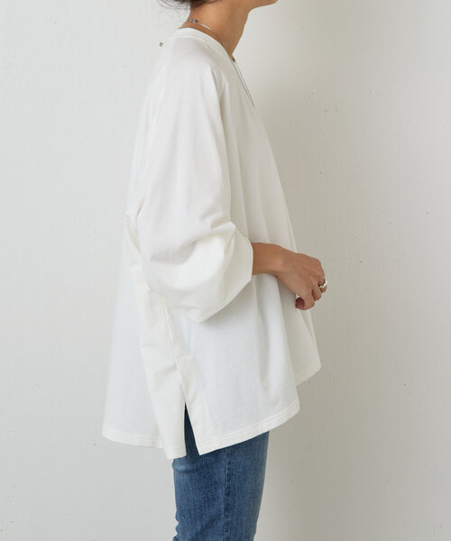 【美品】 ビアズリー 24年製 後ろボタン BIGカットソー パフスリーブ F 会員優待】【予約】ゴールドボタンパフスリーブニット 【9月上旬