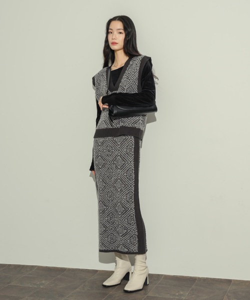 NEUNA（ヌナ）の「JQGニットベスト（ニット/セーター・レディース・アイボリー/グレー/ベージュ・FREE）」の22枚目の写真