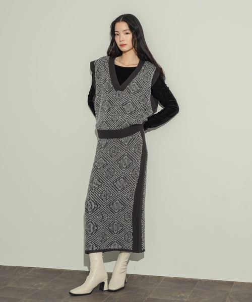 NEUNA（ヌナ）の「JQGニットベスト（ニット/セーター・レディース・アイボリー/グレー/ベージュ・FREE）」の20枚目の写真