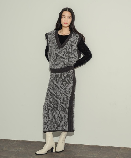 NEUNA（ヌナ）の「JQGニットベスト（ニット/セーター・レディース・アイボリー/グレー/ベージュ・FREE）」の21枚目の写真