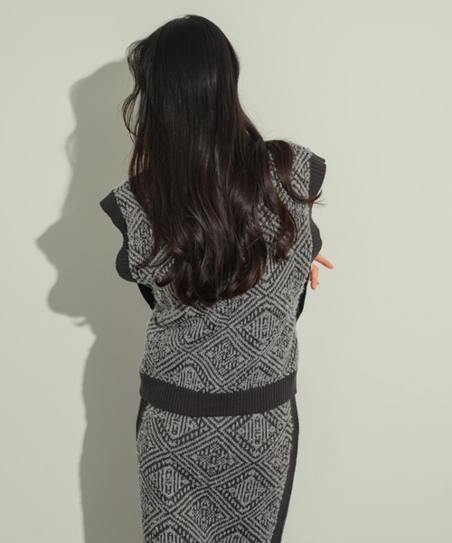 NEUNA（ヌナ）の「JQGニットベスト（ニット/セーター・レディース・アイボリー/グレー/ベージュ・FREE）」の6枚目の写真
