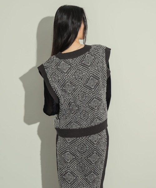 NEUNA（ヌナ）の「JQGニットベスト（ニット/セーター・レディース・アイボリー/グレー/ベージュ・FREE）」の7枚目の写真