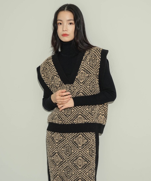 NEUNA（ヌナ）の「JQGニットベスト（ニット/セーター・レディース・アイボリー/グレー/ベージュ・FREE）」の12枚目の写真