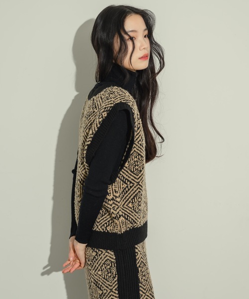 NEUNA（ヌナ）の「JQGニットベスト（ニット/セーター・レディース・アイボリー/グレー/ベージュ・FREE）」の13枚目の写真