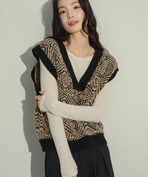 NEUNA（ヌナ）の「JQGニットベスト（ニット/セーター・レディース・アイボリー/グレー/ベージュ・FREE）」の11枚目の写真