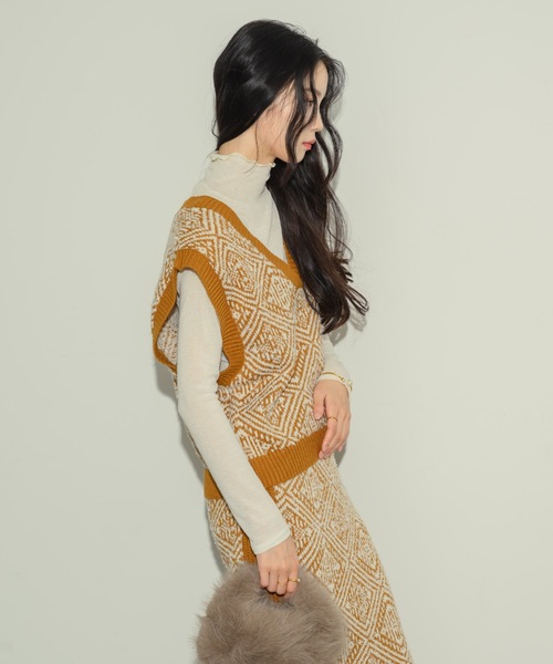 NEUNA（ヌナ）の「JQGニットベスト（ニット/セーター・レディース・アイボリー/グレー/ベージュ・FREE）」の19枚目の写真