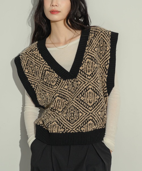 NEUNA（ヌナ）の「JQGニットベスト（ニット/セーター・レディース・アイボリー/グレー/ベージュ・FREE）」の9枚目の写真