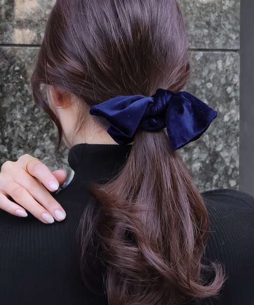 blackdia ocean(ブラックダイヤオーシャン)の「blackdia ocean ベロアリボンシュシュ(シュシュ・レディース・ブラック系/ブラウン系/レッド系/ネイビー系/ブラック/ブラウン/グリーン系/グレイッシュベージュ/グレー/ベージュ・FREE)」の9枚目の写真