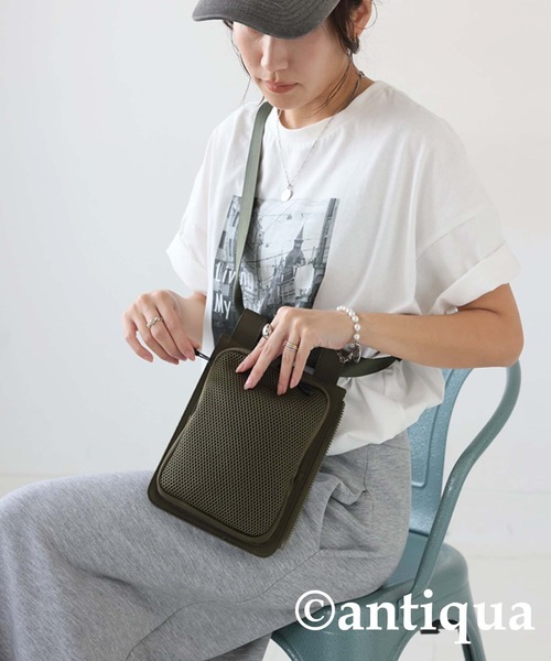 antiqua(アンティカ)の「セパレートボディバッグ(ボディバッグ/ウエストポーチ・レディース・ブラック/カーキ・FREE)」の19枚目の写真