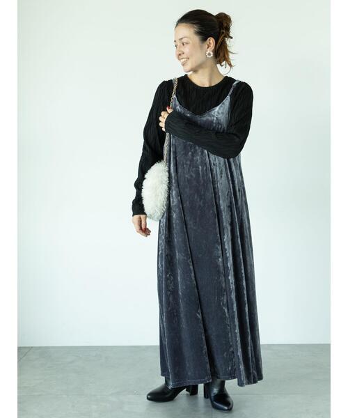 Lugnoncure(ルノンキュール)の「クラッシュベロアキャミワンピース(ワンピース・レディース・モカ/チャコールグレー・F)」の6枚目の写真