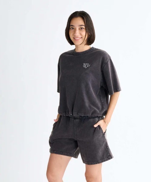 ROXY(ロキシー)の「VACANCES TEE /ロキシーバックプリントクロップド丈Tシャツ(Tシャツ/カットソー・レディース・ピンク/ブラック/グレー・MEDIUM/SMALL/LARGE)」の12枚目の写真