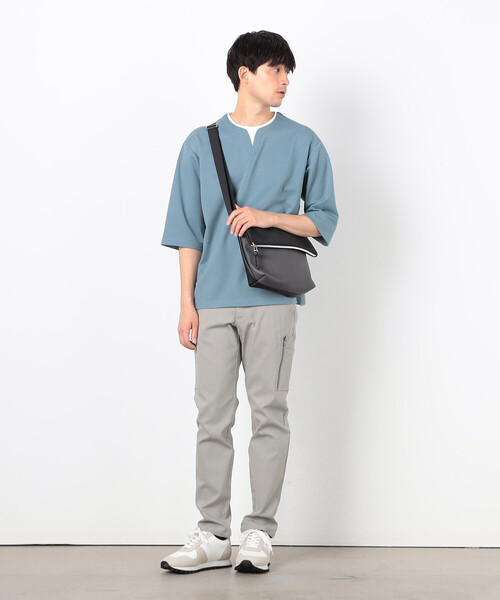 COMME CA ISM(コムサイズム)の「バイカラー ショルダーバッグ(ショルダーバッグ・メンズ・ブラック×ブルー/ブラック×グレー・FREE)」の4枚目の写真