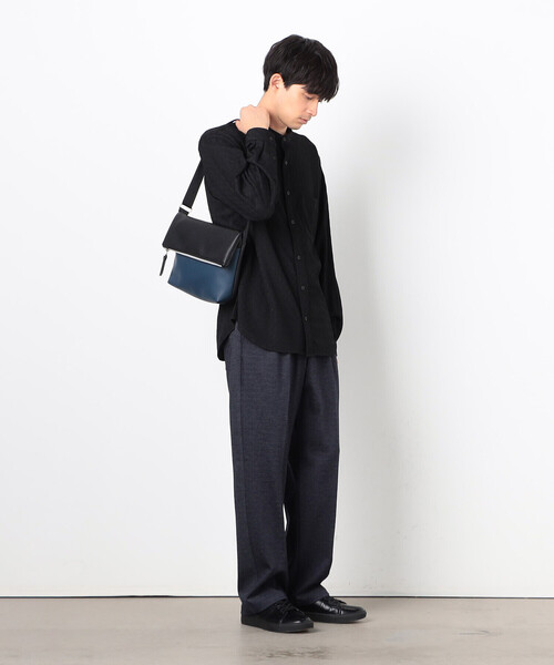 COMME CA ISM(コムサイズム)の「バイカラー ショルダーバッグ(ショルダーバッグ・メンズ・ブラック×ブルー/ブラック×グレー・FREE)」の5枚目の写真