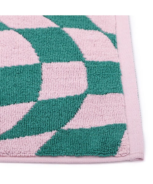 Francfranc（フランフラン）の「抗菌防臭タオルマット チェッカー ピンク（タオル・レディース・ピンク・FREE）」の2枚目の写真