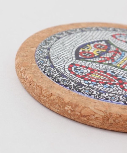 欧州航路(オウシュウコウロ)の「【欧州航路】コルクタイル柄コースター(ランチョンマット/テーブルウェア・レディース・ブラックミックス/グリーン系その他/ブルー系その他/ホワイト×ネイビー/カラフル/イエロー系その他・FREE)」の8枚目の写真