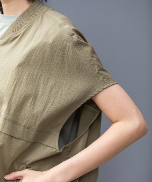 Munich（ミューニック）の「コットンナイロンタイプライタースリーブレスジップブルゾン（ブルゾン・レディース・カーキ/ブラック/キャメル/ホワイト・FREE）」の20枚目の写真