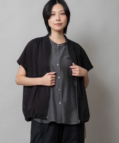 Munich（ミューニック）の「コットンナイロンタイプライタースリーブレスジップブルゾン（ブルゾン・レディース・カーキ/ブラック/キャメル/ホワイト・FREE）」の8枚目の写真