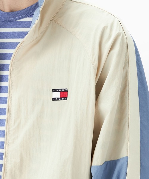 tommy jeans（トミー ジーンズ）の「ライトウェイトウィンドブレーカー（ナイロンジャケット・メンズ・ホワイト/ネイビー・LARGE/SMALL/X-LARGE/MEDIUM）」の3枚目の写真