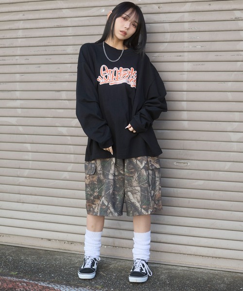 WEGO(ウィゴー)の「WEGO/アクセ付きグラフィックプリントロンT(Tシャツ/カットソー・メンズ・ホワイト/ブラック・LARGE/MEDIUM)」の4枚目の写真