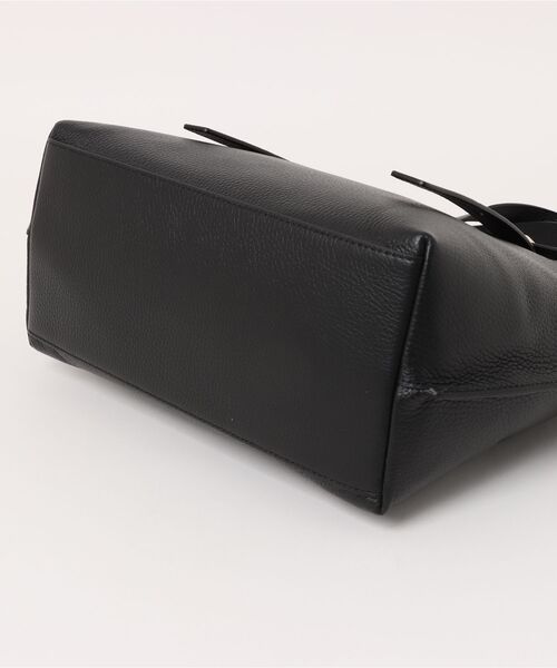 FURLA(フルラ)の「FURLA GIOVE M TOTE(トートバッグ・レディース・ブラック/ホワイト・ONE SIZE)」の9枚目の写真