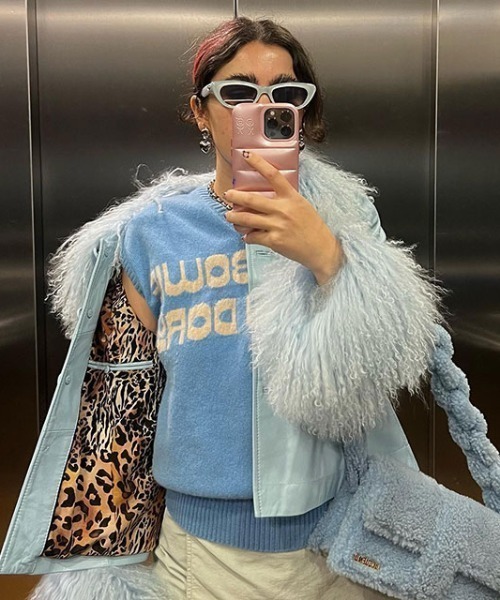 Urban Sophistication（アーバンソフィスティケーション）の「Urban Sophistication/アーバンソフィスティケーション/THE PUFFER CASE iPhone15/14/13_15Pro_16_16Pro_16ProMax（スマホケース/カバー・レディース・シルバー/ピンク/ブラック/ホワイト/ピンク系その他/サックスブルー/ライトピンク・3/5/1/2/4）」の22枚目の写真