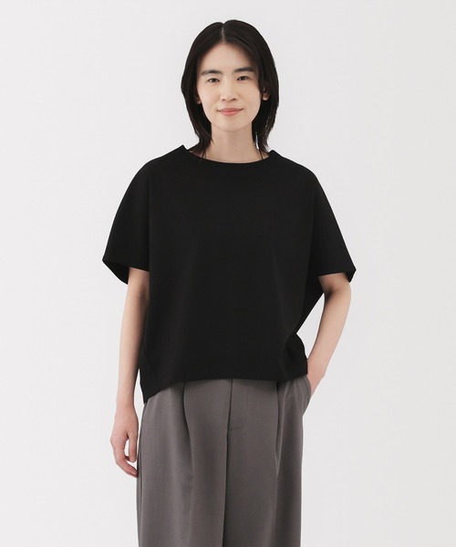 無印良品(ムジルシリョウヒン)の「婦人 涼感UVカットドルマンスリーブTシャツ(Tシャツ/カットソー・レディース・ホワイト/ラベンダー/ブラック/チャコールグレー・S/M/L/XL)」の2枚目の写真