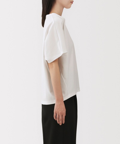 無印良品(ムジルシリョウヒン)の「婦人 涼感UVカットドルマンスリーブTシャツ(Tシャツ/カットソー・レディース・ホワイト/ラベンダー/ブラック/チャコールグレー・S/M/L/XL)」の11枚目の写真