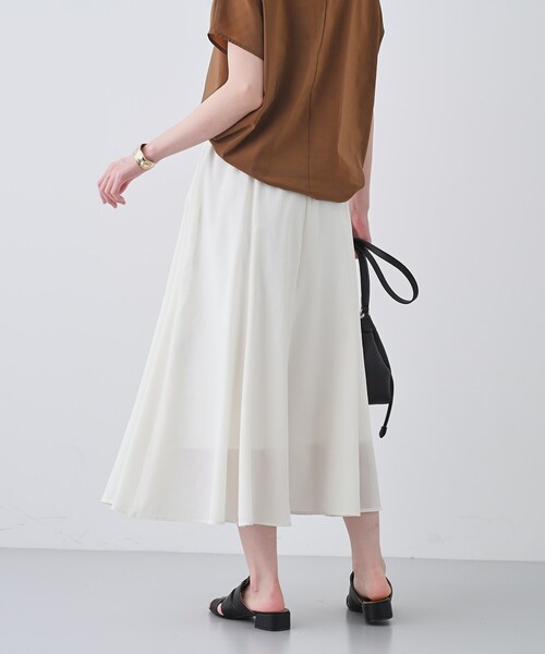 INDIVI（インディヴィ）の「【通気性◎撥水／接触冷感／UVケア】ナローフレアスカート（スカート・レディース・オレンジ/ダークブラウン/オフホワイト/ネイビー系5・05/13/15 /36/38/40/03/19）」の6枚目の写真